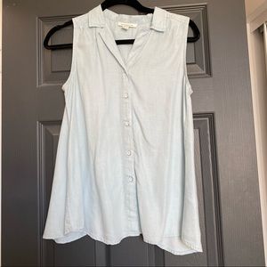 Beachlunchlounge light blue chambray button down tank top